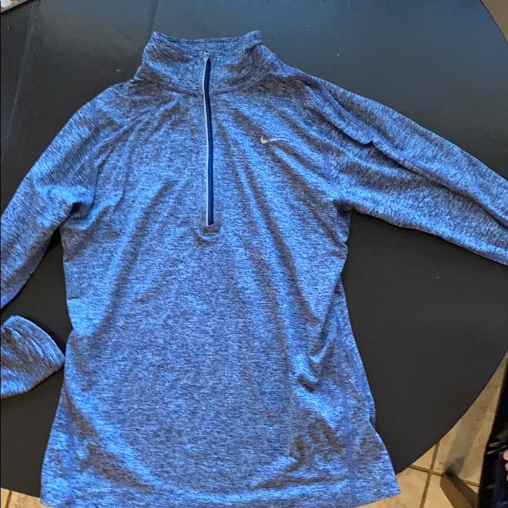 Nike half zip (basically brand new)